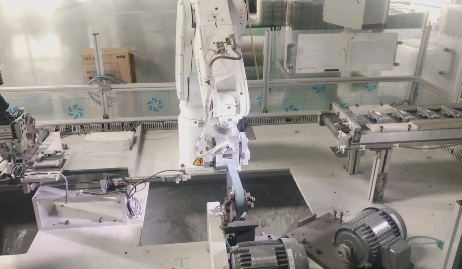 Automated manufacturing station